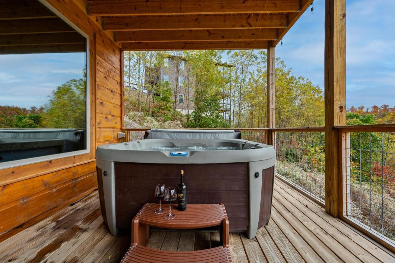 The Overlook - '21 Cabin - Gorgeous Unobstructed Views - Fire Pit Table - Gamerm - Hottub - Xbox - Lots Of Bears Гатлинбург Экстерьер фото